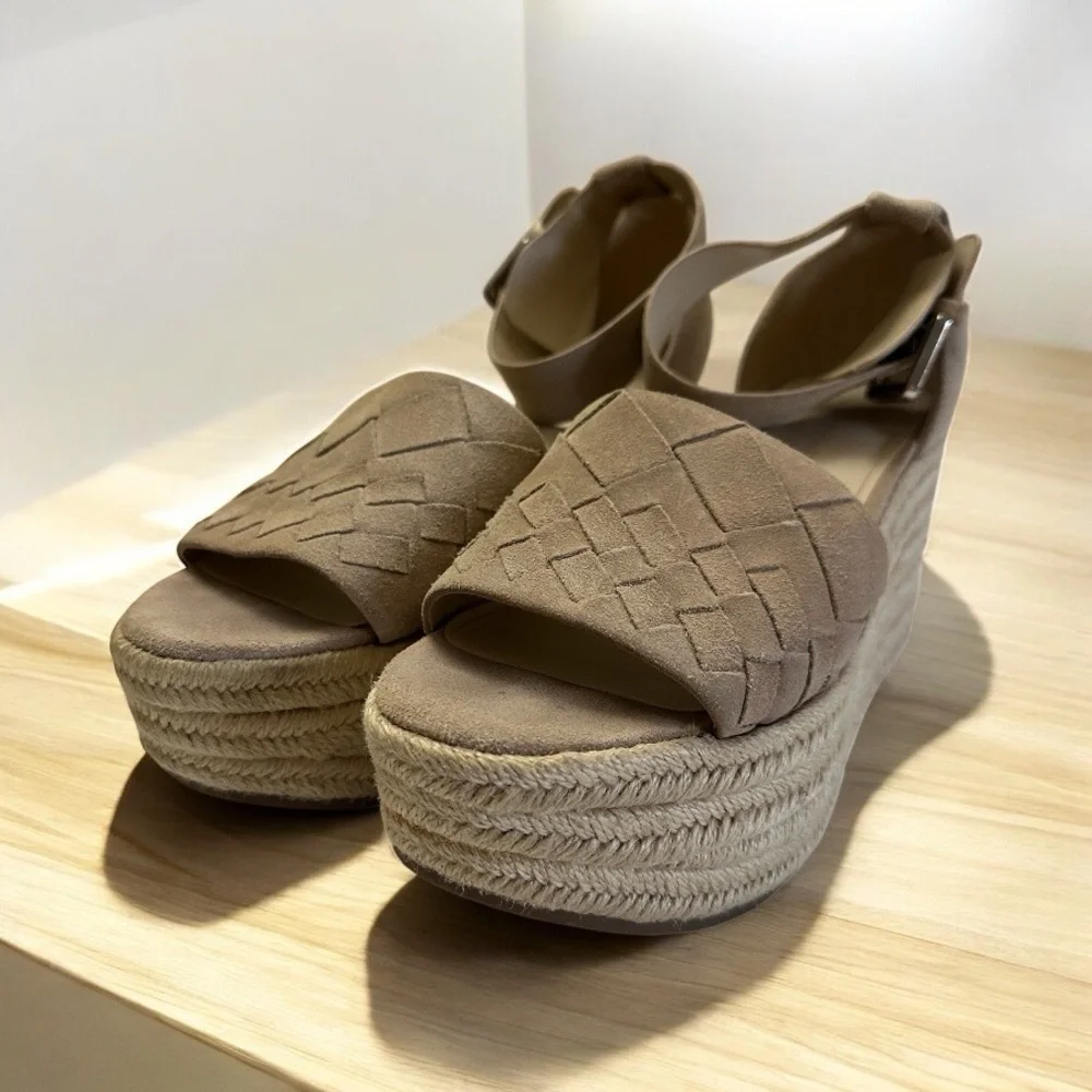 Marc Fisher Adalyn Espadrille Wedges Taupe 8.5 M Womens Platform Suede Sandals‎